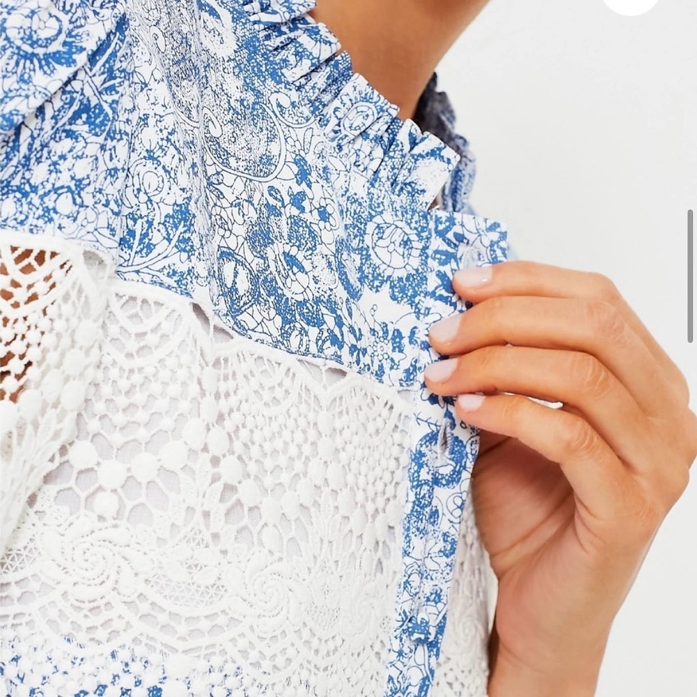 🤍HYACINTH HOUSE Lace Trim Blue Etched
Floral Emmie Mini Dress🩵 - Picture 9 of 11